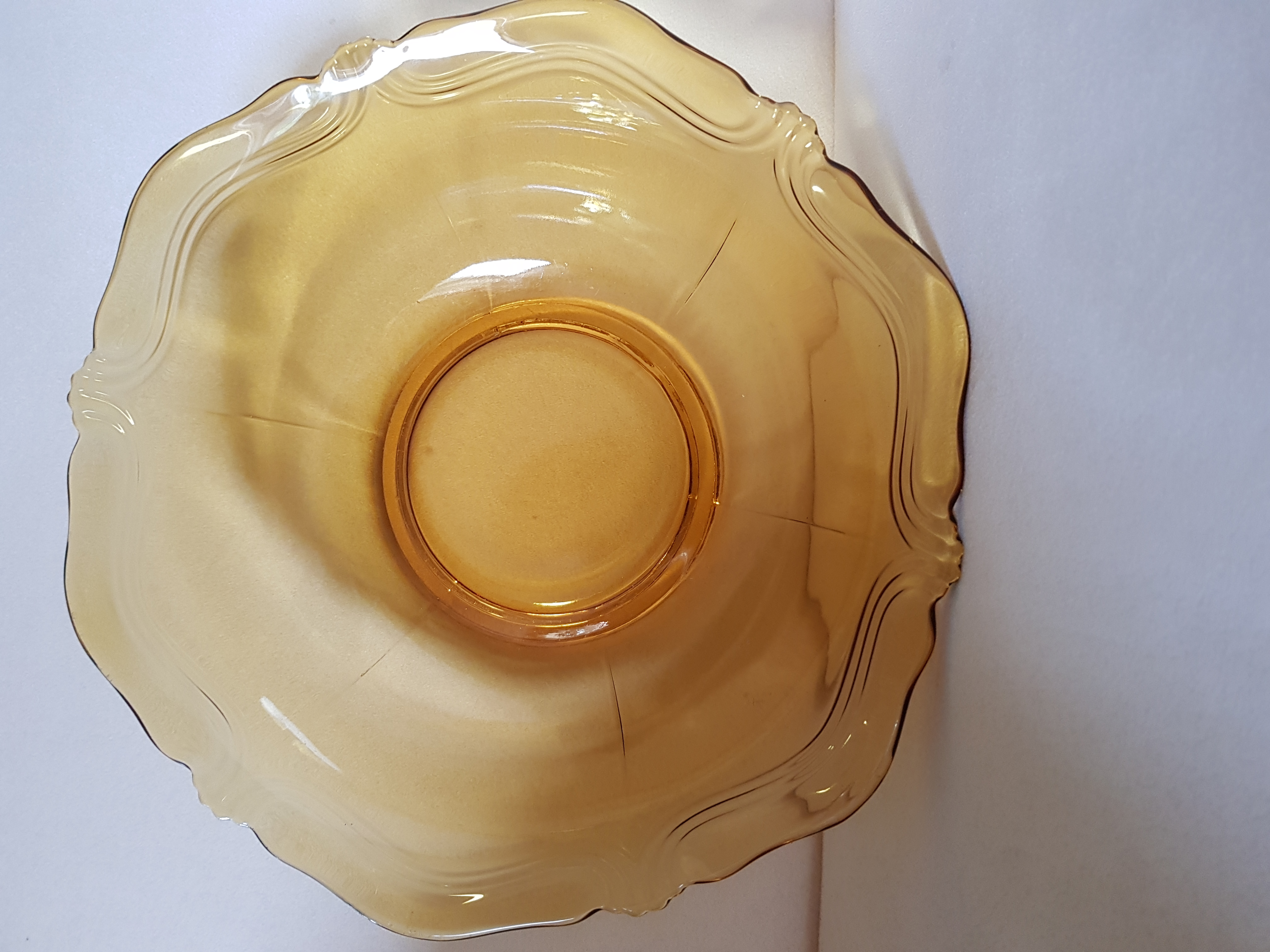 Niet of onleesbaar gesigneerd - Geel Pers Glas kopen? Bied vanaf 1!