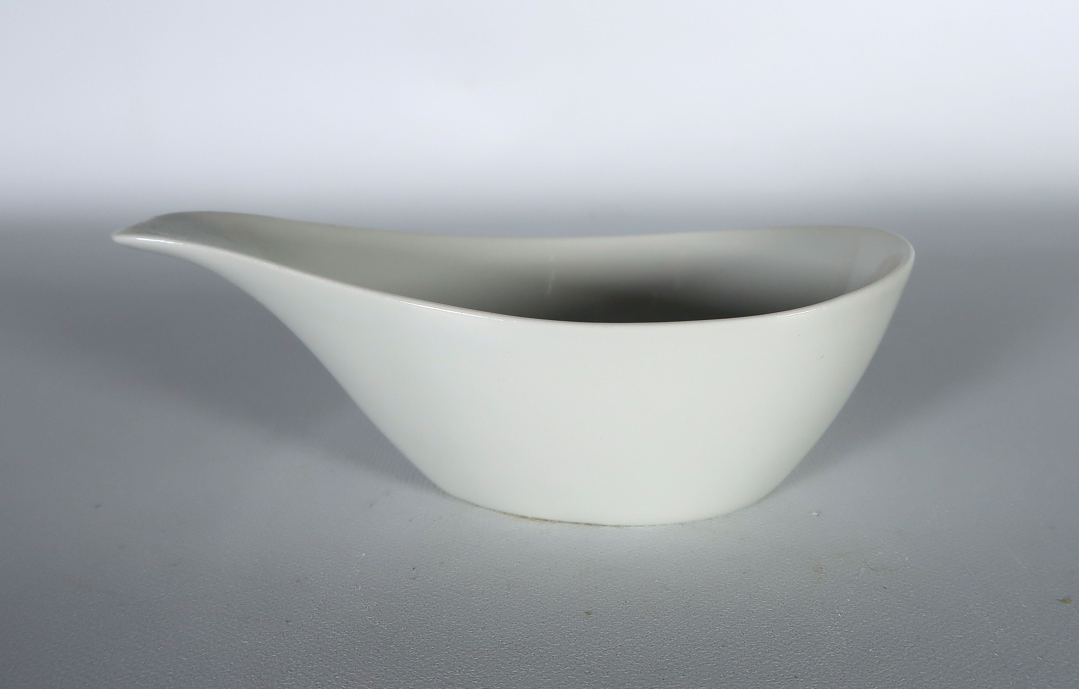 N.V. Porselein- en Tegelfabriek Mosa - Porselein, Koffiepot met roomstel ''Noblesse'' kopen? Bied vanaf 15!