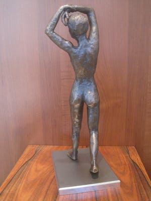 Brons (Onbekend) - Poserende vrouw. kopen? Bied vanaf 150!