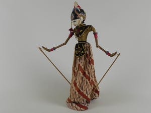 Niet of onleesbaar gesigneerd - Twee Indonesische Wajangpoppen kopen? Bied vanaf 1!