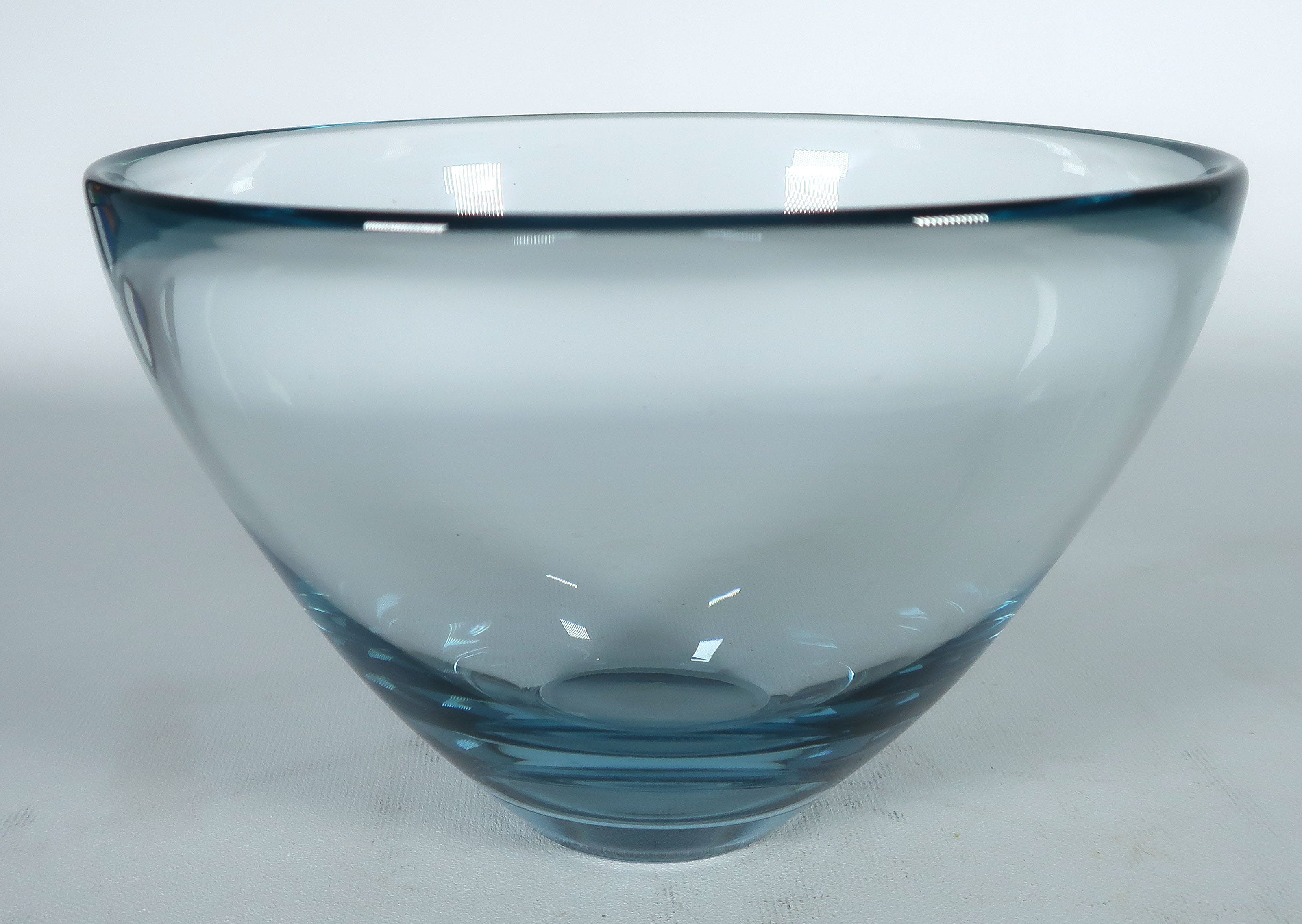 Per Lutken - Kristalglas, Blauw schaaltje, uitgevoerd door Holmegaard kopen? Bied vanaf 20!