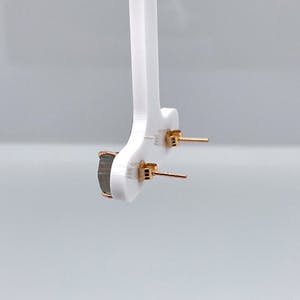14kt gouden handgemaakte oorstekers met watermeloen toermalijn, 1,10 gr kopen? Bied vanaf 80!