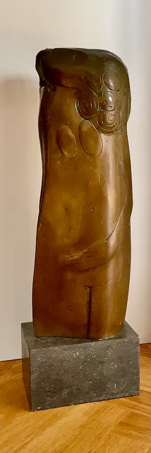 Hank Beelenkamp - Vrouw figuur met bloem kopen? Bied vanaf 1150!