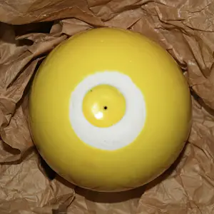 Joan Miro - Yellow Egg Moneybox - Naar Miró’s 'Monsieur et Madame' 1969 kopen? Bied vanaf 25!