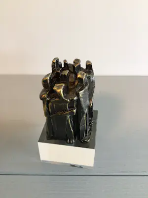 Frans Steginga - Sculptuur “ Gebundelde Kracht “ kopen? Bied vanaf 45!