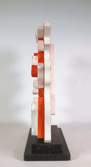 Roja Ting - Beschilderd houten sculptuur op stenen voet (incl. certificaat van echtheid) kopen? Bied vanaf 350!