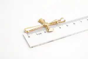 197 - Grote - klassiek vormgegeven 18 karaats rosé gouden kruis hanger kopen? Bied vanaf 170!