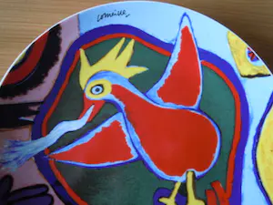 Corneille - Grote schaal met de rode vogel 30 cm doorsnede in perfecte staat.LAATSTE KANS !! kopen? Bied vanaf 20!