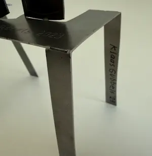 Klaas Gubbels - Handgesigneerde 'staande tekening' / stalen sculptuur | 2023 (GROOT) kopen? Bied vanaf 20!