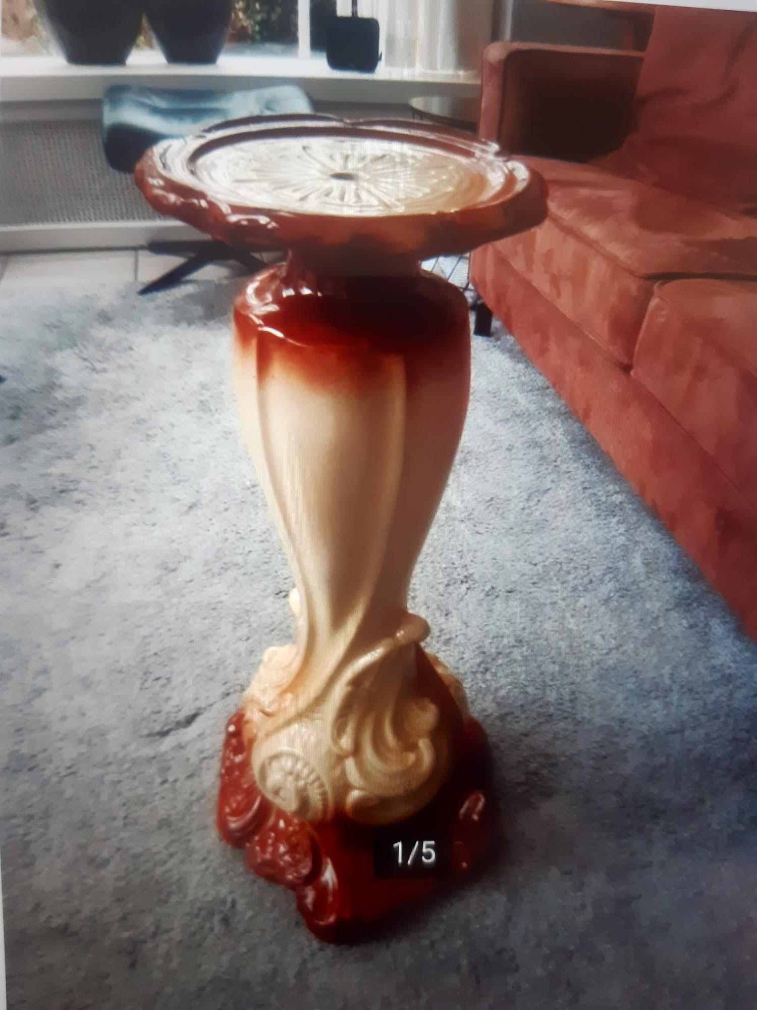 Niet of onleesbaar gesigneerd - Piedestal kopen? Bied vanaf 1!