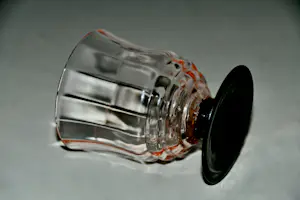 Niet of onleesbaar gesigneerd - Eyecatcher - 6 Zeer zeldzame zachtroze Art Deco glazen - Verrerie Doyen kopen? Bied vanaf 1!