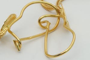 2534- elegante set 20 karaats dames 2 strengen "blad" oorhangers - gekeurd kopen? Bied vanaf 120!