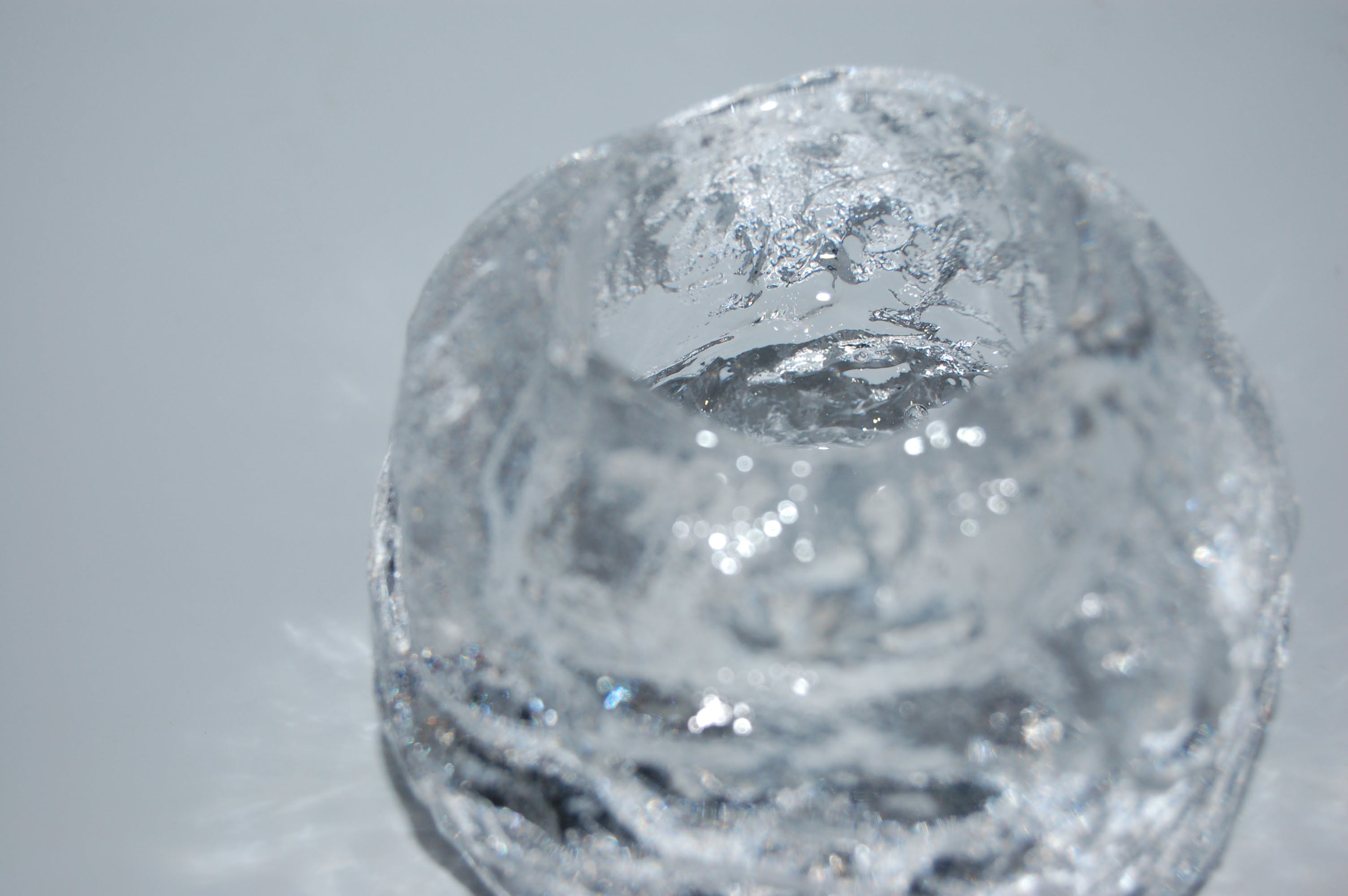 Kosta Boda - Ann Warff- Snowball- groot model- 3x  kopen? Bied vanaf 45!