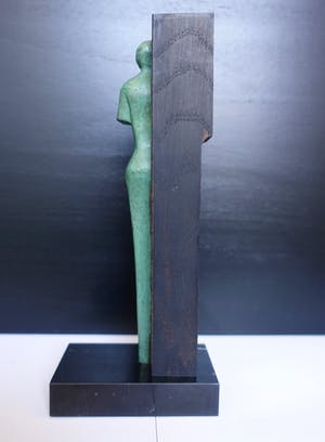 Frank Stoopman - "SAMEN EEN EENHEID VORMEN IN VOOR EN TEGENSPOED" in brons en hout. kopen? Bied vanaf 90!