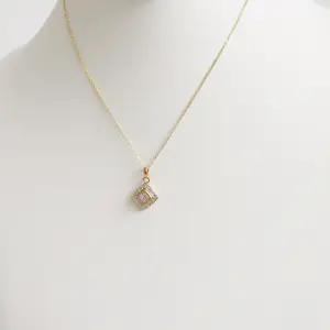 Diamanten hanger met ketting kopen? Bied vanaf 650!