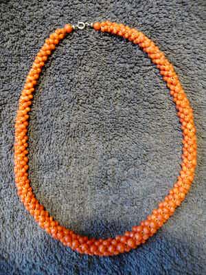 meervoudige mini bloedkoraal ketting verkocht voor € 75!