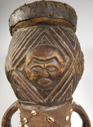 Afrikaans - Hout, leer, kaurischelpen, Trommel kopen? Bied vanaf 1!