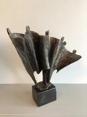 Bernadette Leijdekkers - Sculptuur “ Samen Sterk “. zeldzaam kopen? Bied vanaf 149!