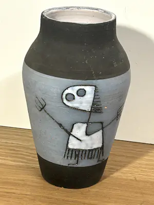 Frans Tuinstra - Vaasje met figuratief abstract figuur 1957 kopen? Bied vanaf 70!