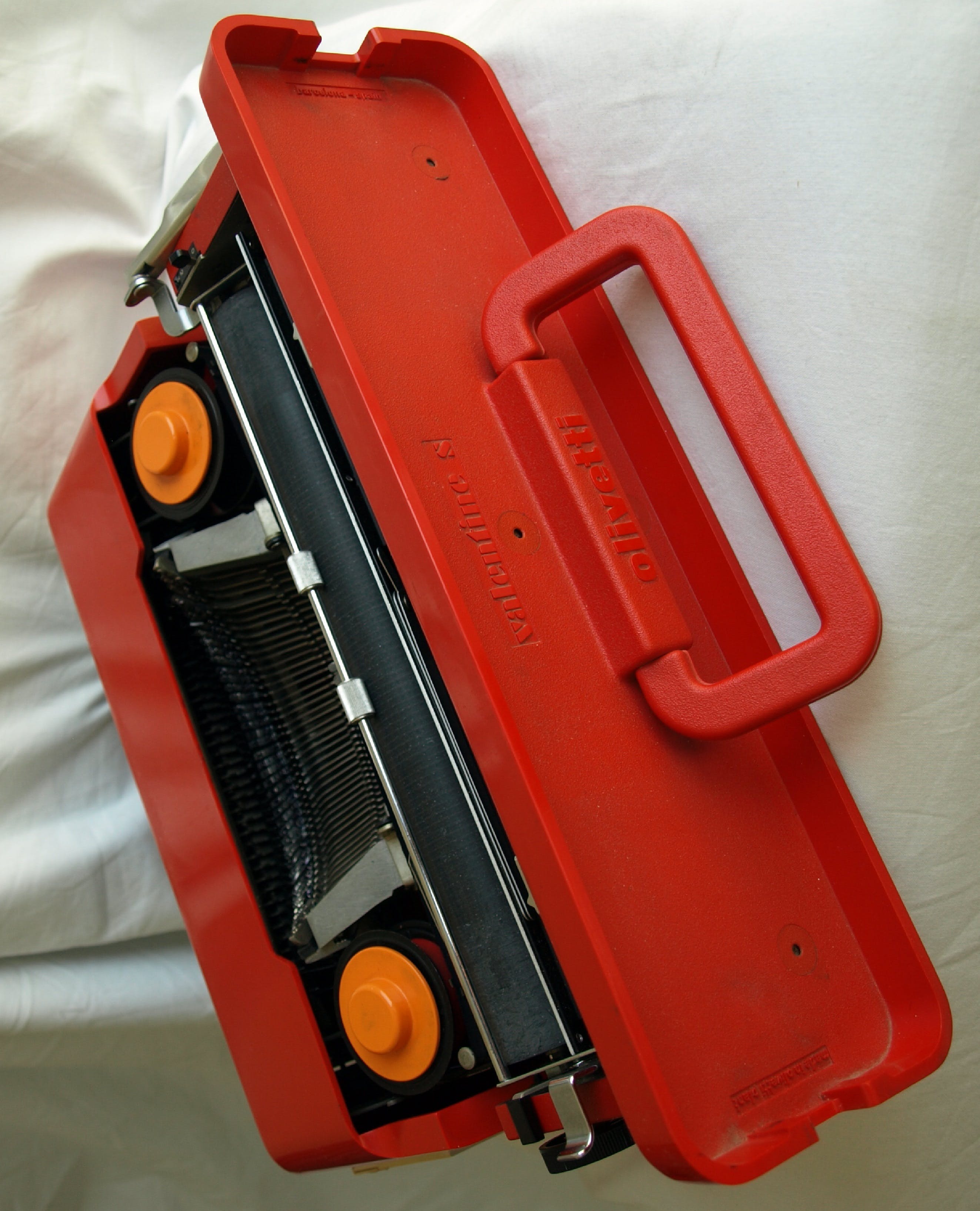 Ettore Sottsass - Valentine portable typewriter voor Olivetti – Italië 1969 kopen? Bied vanaf 75!