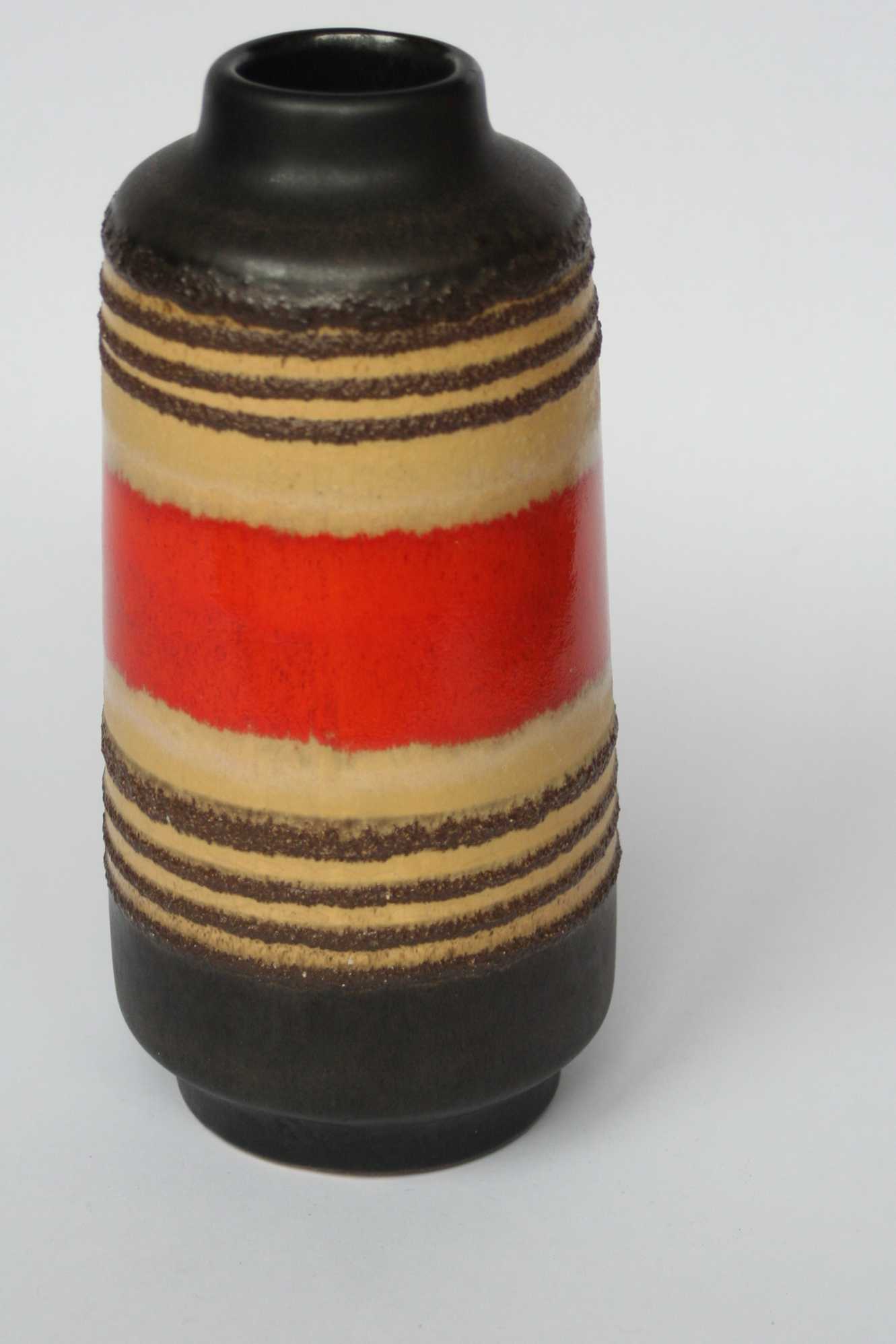 Niet of onleesbaar gesigneerd - vaas - fat lava glazuur - model 5033 B kopen? Bied vanaf 1!