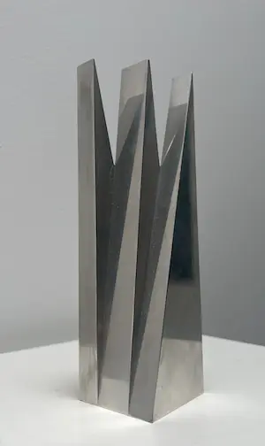 Niet of onleesbaar gesigneerd - Aluminium sculptuur | jaren '70 kopen? Bied vanaf 1!