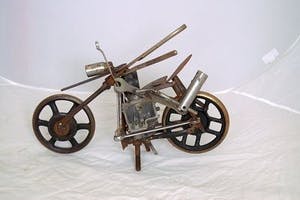 Niet of onleesbaar gesigneerd - METALEN SCULPTUUR MOTORFIETS!!! kopen? Bied vanaf 1!