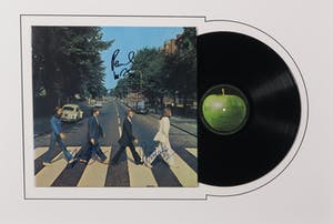 The Beatles - Abbey Road - Gesigneerd door 3 van de 4 bandleden kopen? Bied vanaf 1!