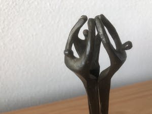 Corry Ammerlaan - Prachtig beeldje " SAMENWERKING " kopen? Bied vanaf 35!