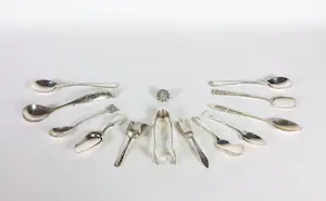 Lot van diverse (2e gehalte) zilveren lepeltjes en suikerschepjes kopen? Bied vanaf 240!