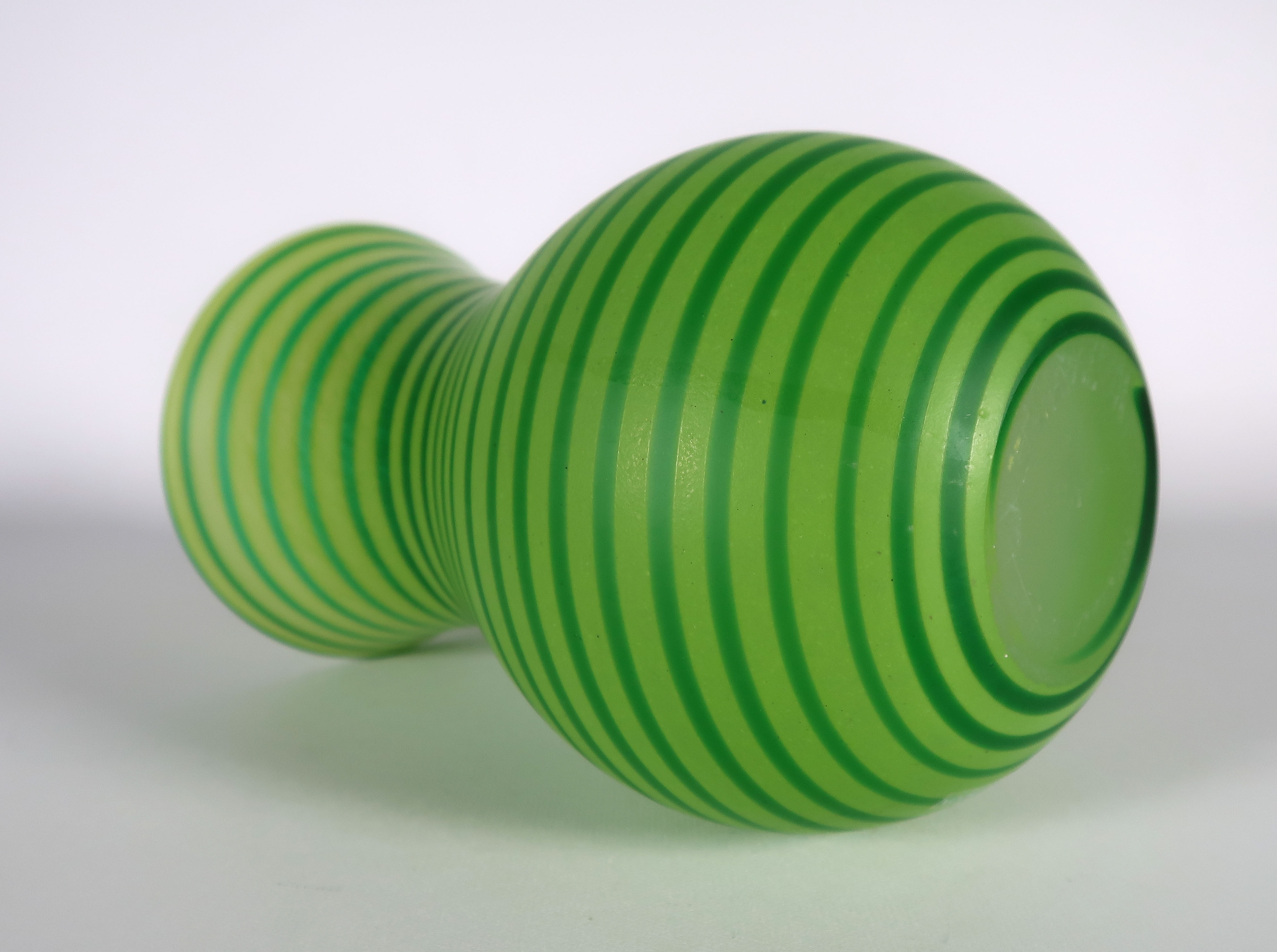 Kosta Boda - Glas, Groen gestreepte vaas kopen? Bied vanaf 1!