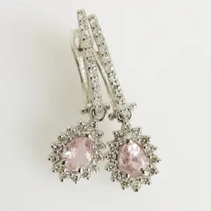 Set met toermalijn en diamanten (hanger, oorbellen en ring) kopen? Bied vanaf 1450!