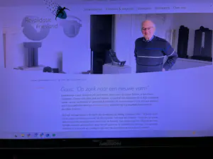 Guus Hellegers - ZONDER TITEL (POORT) kopen? Bied vanaf 300!