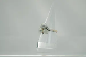 69-  Exclusieve 14Krt witgouden dames entourage ring met diamanten en parels kopen? Bied vanaf 180!