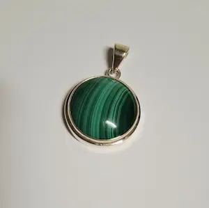 Nieuwe zilveren hanger met ronde malachiet kopen? Bied vanaf 45!