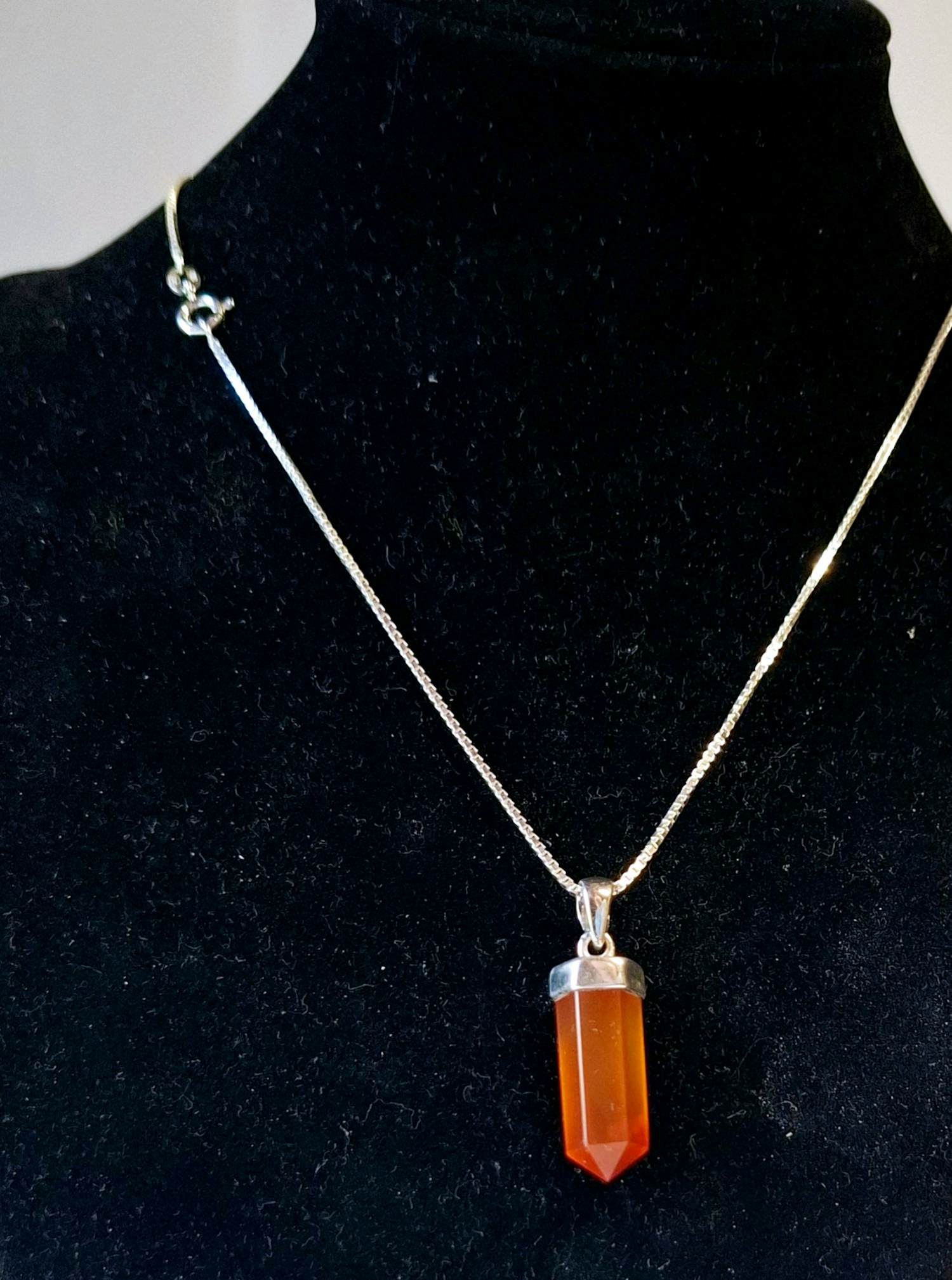 Nieuw Prachtige hanger met 6 hoekigge Carneool verkocht voor € 50!