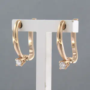 18k rosé gouden oorhangers bezet met briljant geslepen diamant 0.16ct kopen? Bied vanaf 380!