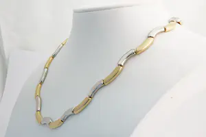 94 - Prachtig 18krt gouden Bi-color halssieraad - gefaseerd afgewerkt kopen? Bied vanaf 810!