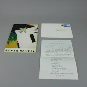 Roger Raveel - Collectie naslagwerken met tentoonstellingsuitnodigingen en gesigneerde brief kopen? Bied vanaf 50!