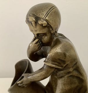 Brons (Onbekend) - Meisje met laars kopen? Bied vanaf 300!