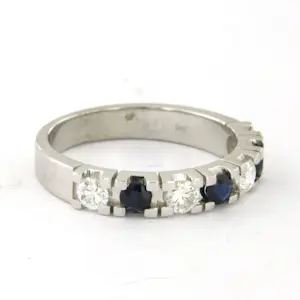 14k wit gouden ring bezet met saffier en briljant geslepen diamant tot. 0.48ct kopen? Bied vanaf 760!