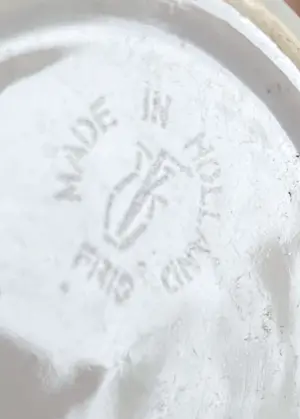 Willem Hendrik de Vries - Fris Edam - Vijf vintage aardewerken melk of koffiebekers kopen? Bied vanaf 35!