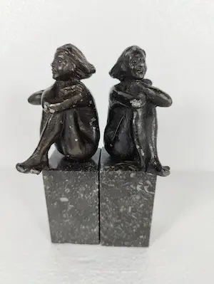 Niet of onleesbaar gesigneerd - A beautiful bronze statue of Dreamer kopen? Bied vanaf 1!