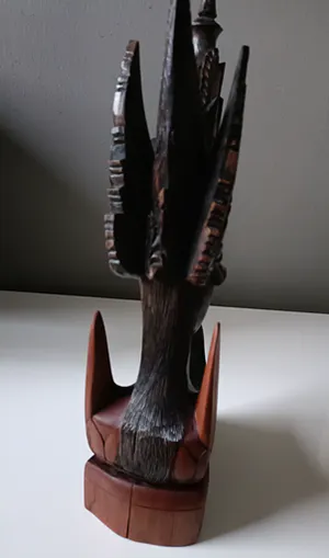 Niet of onleesbaar gesigneerd - Coromandel houten hoofd van Balinese danseres kopen? Bied vanaf 1!