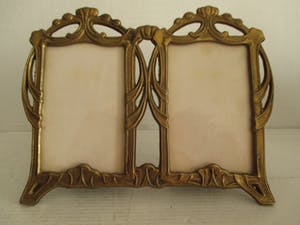 Curiosa - Twee bronzen/koperen dubbele fotolijsten onder glas kopen? Bied vanaf 50!