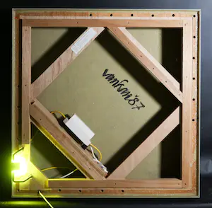 Theo Vankan - Wandscultpuur met geel neonlicht, Zonder titel (Groot) kopen? Bied vanaf 250!
