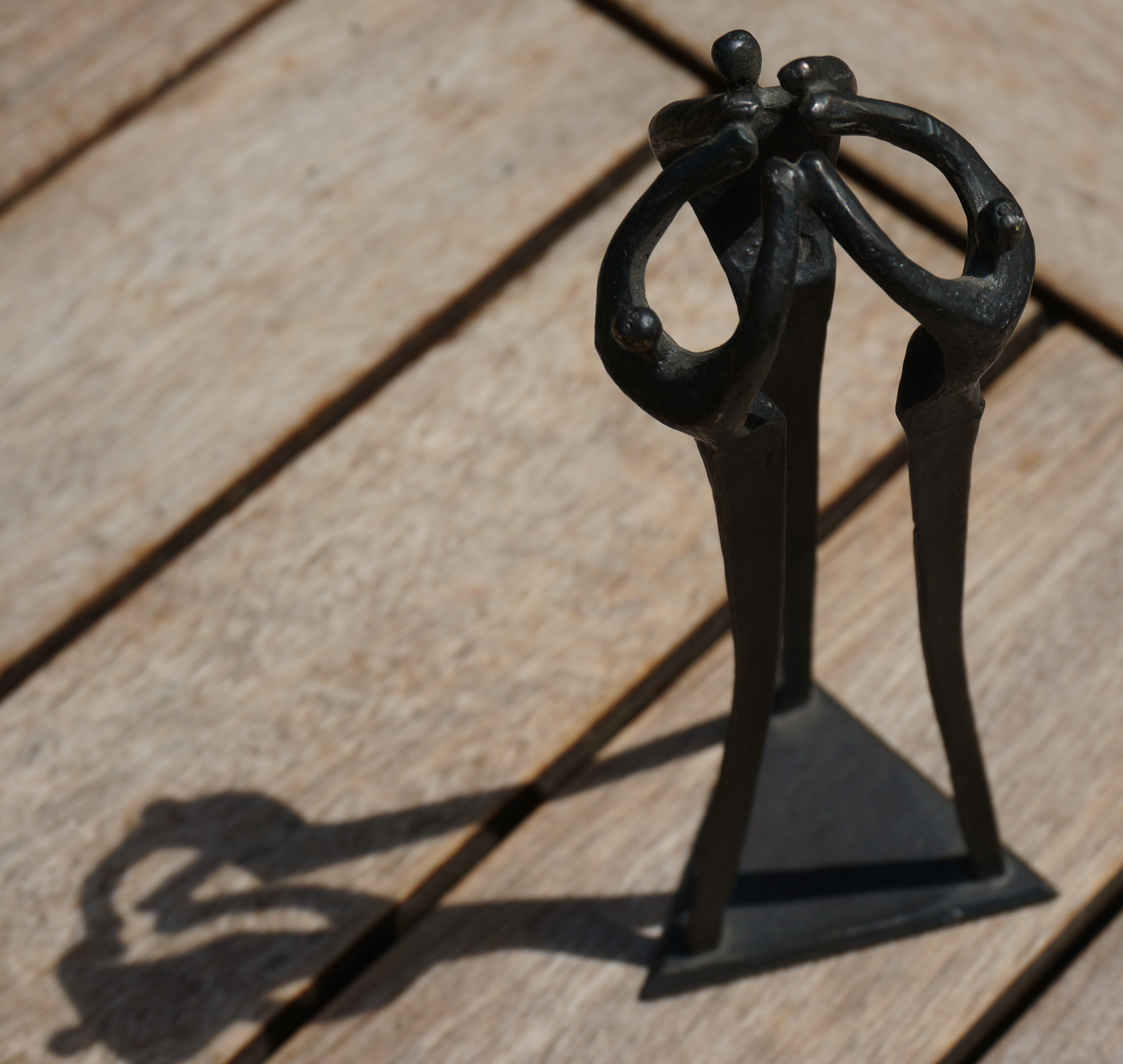 Niet of onleesbaar gesigneerd - Mensen vieren samen kopen? Bied vanaf 1!