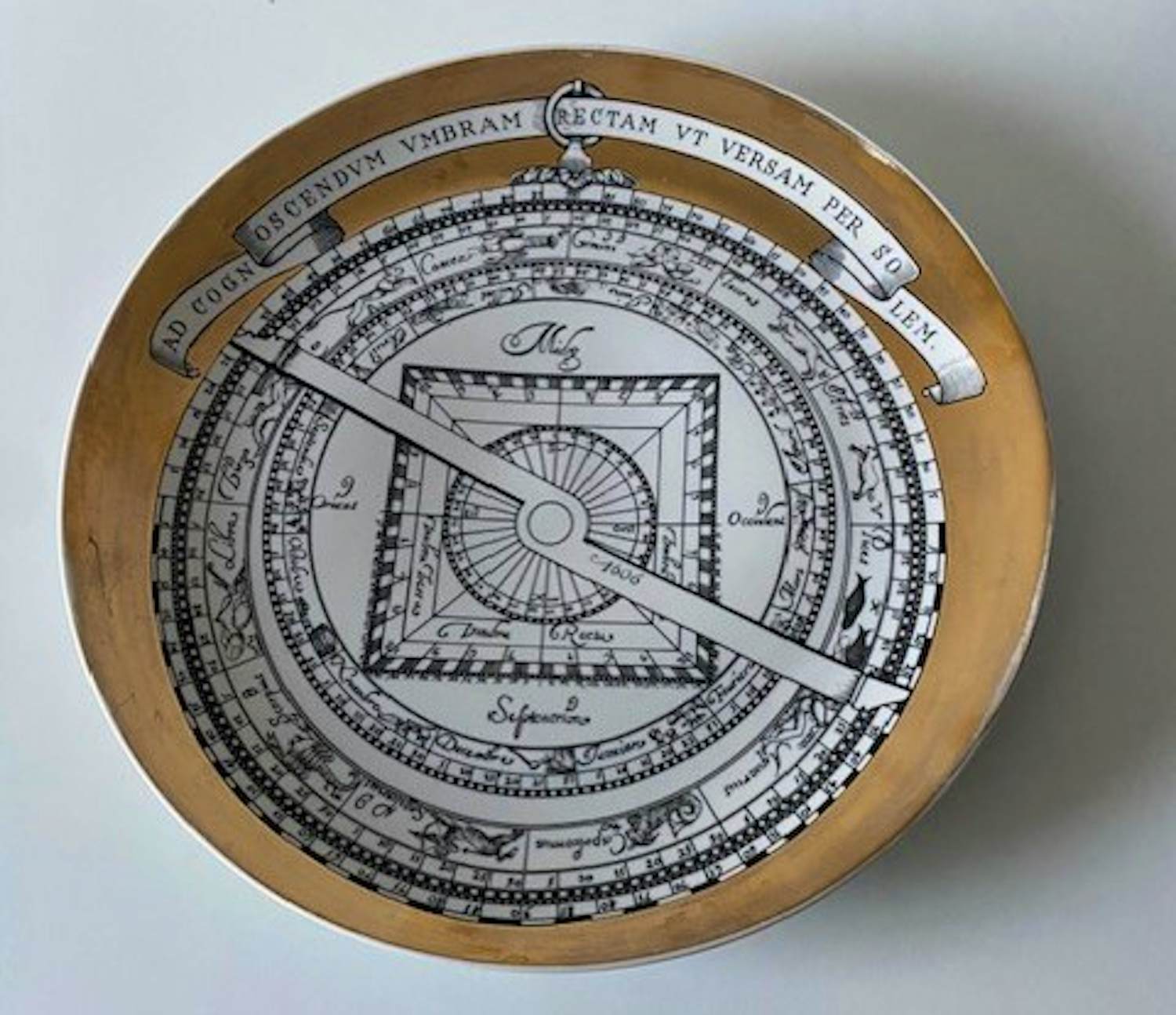 Piero Fornasetti - Bord "AstroLabio" nummer 6 1970 kopen? Bied vanaf 60!