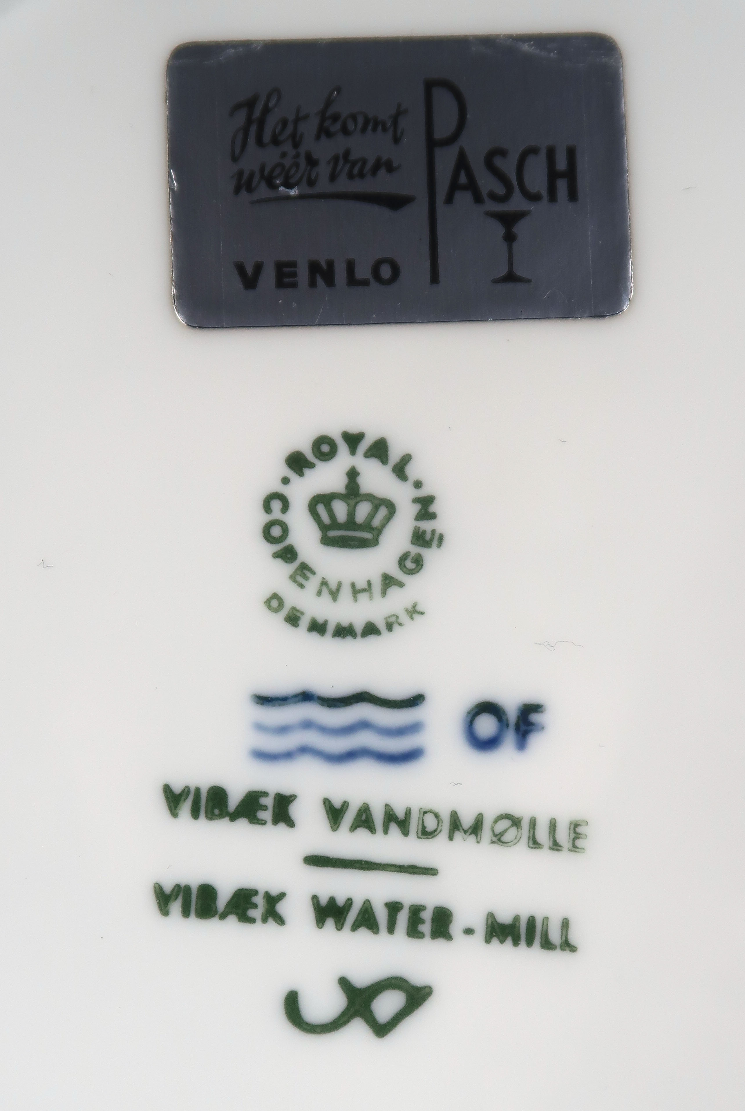 Royal Copenhagen - Porselein, Twee jaarstukken, Vibæk Water-mill en Immervad Bridge kopen? Bied vanaf 50!