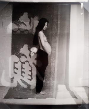 Ulay - Zwangere aziatische vrouw, C-print (groot) kopen? Bied vanaf 195!